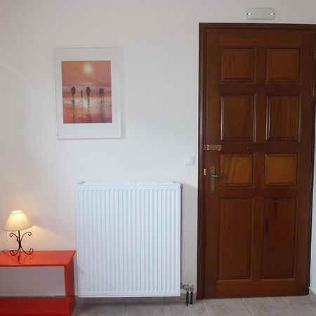 Karantonis House Apartment Leonidio Bilik gambar