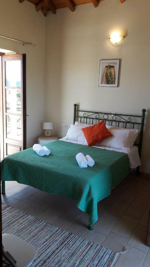 Karantonis House Apartment Leonidio Bilik gambar