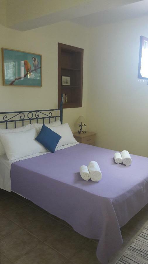 Karantonis House Apartment Leonidio Bilik gambar